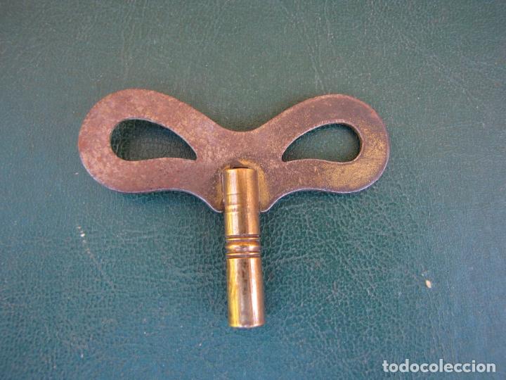 Ersatzteile f&uuml;r Uhren: 76.- Llave lat&oacute;n para reloj. Cuadradillo 4 mm