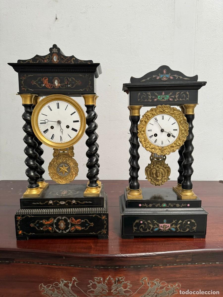 Ersatzteile f&uuml;r Uhren: Antiguos relojes franceses de sobre-mesa con columnas salom&oacute;nicas y bronces.