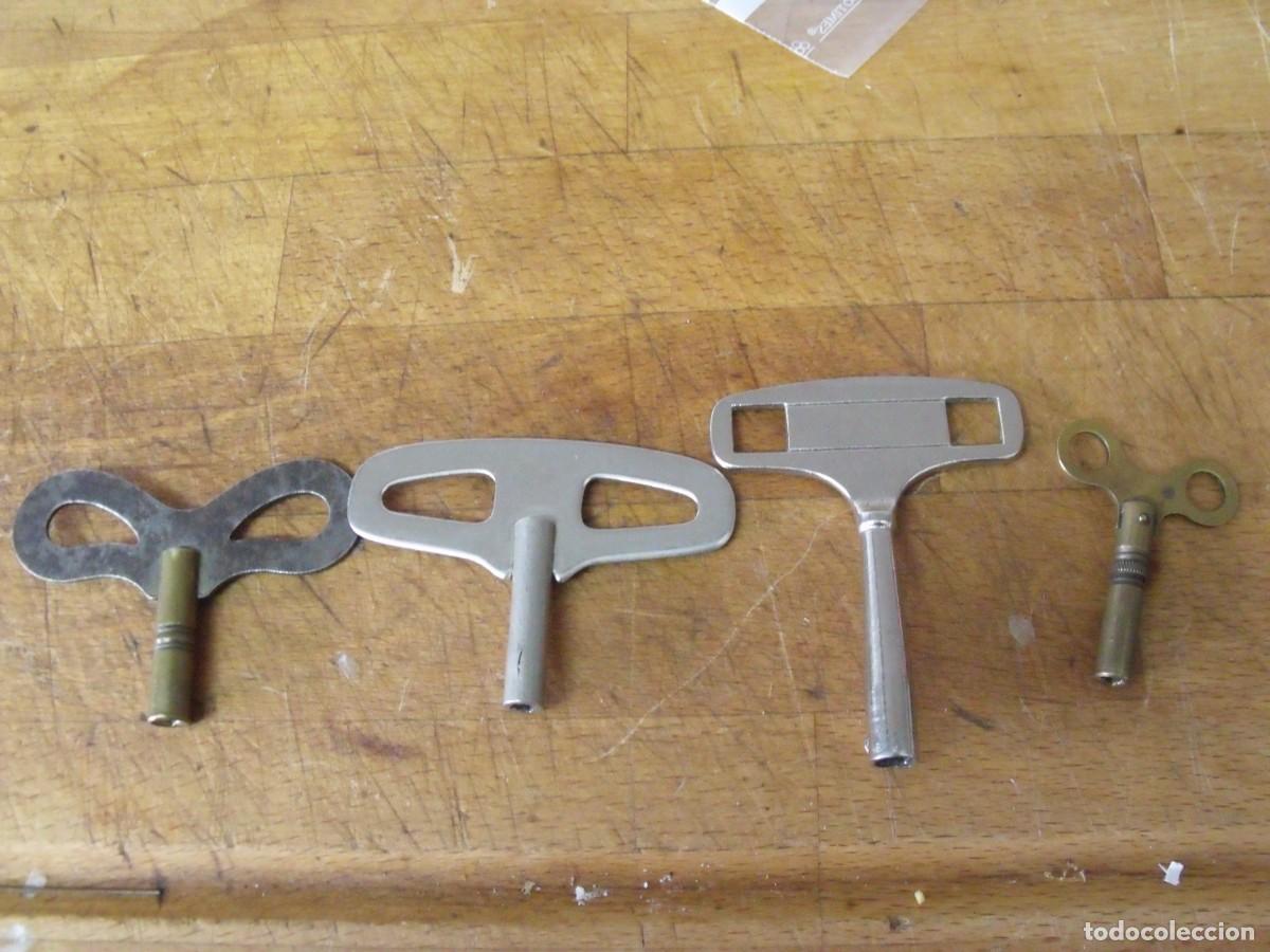 Pi&egrave;ces de rechange de montres et horloges: 4 llaves del 7-5-4 para relojes de pared y sobremesa-lote 572