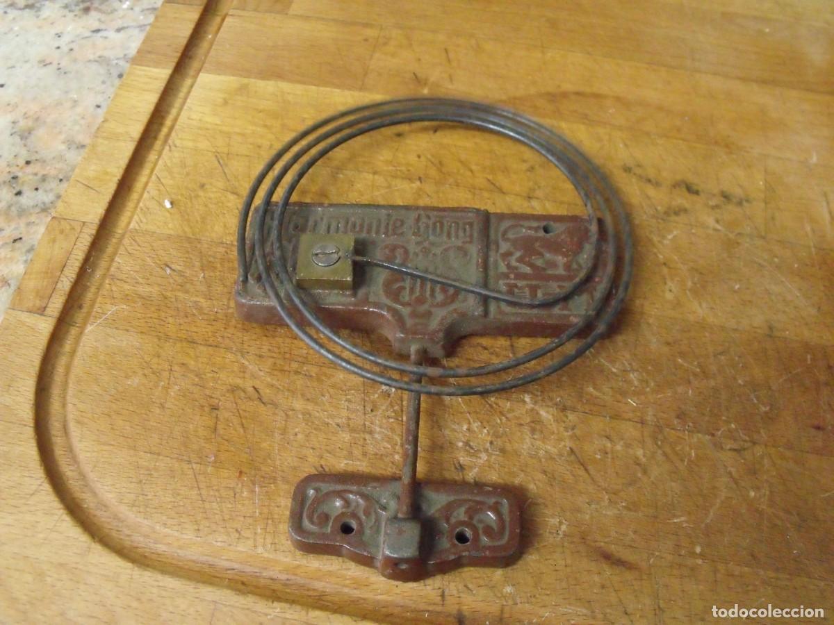 Pi&egrave;ces de rechange de montres et horloges: GONG HIERRO FORJADO CON SOPORTE PARA RELOJ DE PARED-LOTE 573