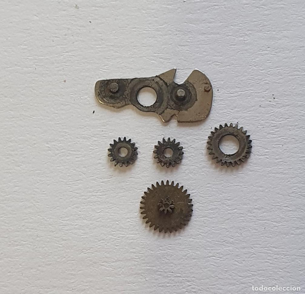 Pi&egrave;ces de rechange de montres et horloges: RUEDAS SECUNDARIAS BRAC 2002