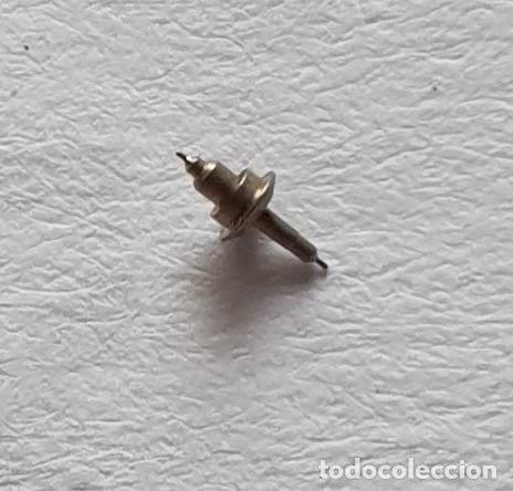 Recambios de relojes: ejes de volante EB 1469-1536