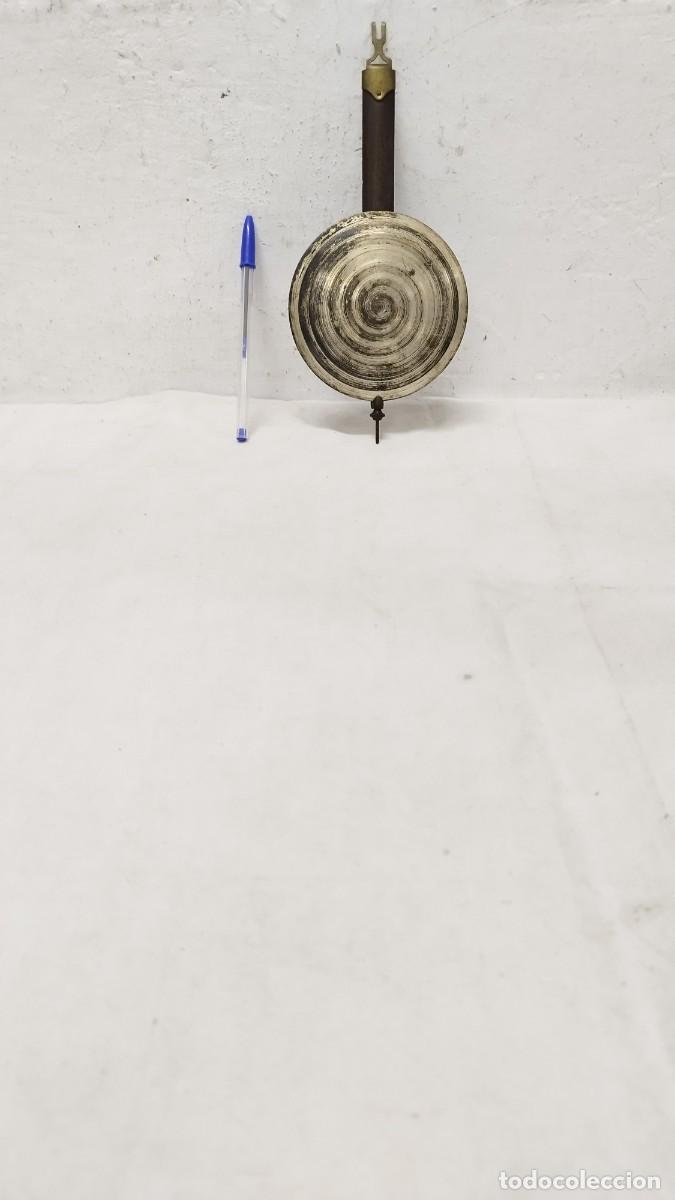 Recambios de relojes: Antiguo p&eacute;ndulo de reloj a identificar - Foto 1
