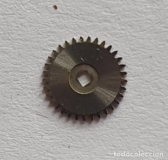 Pi&egrave;ces de rechange de montres et horloges: RUEDA ROCHETE BUSER 151