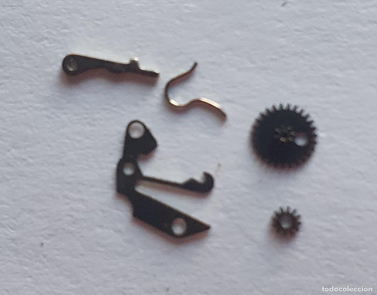 Spare Parts for Watches: muelles y ruedas intermedias tire FHF 351