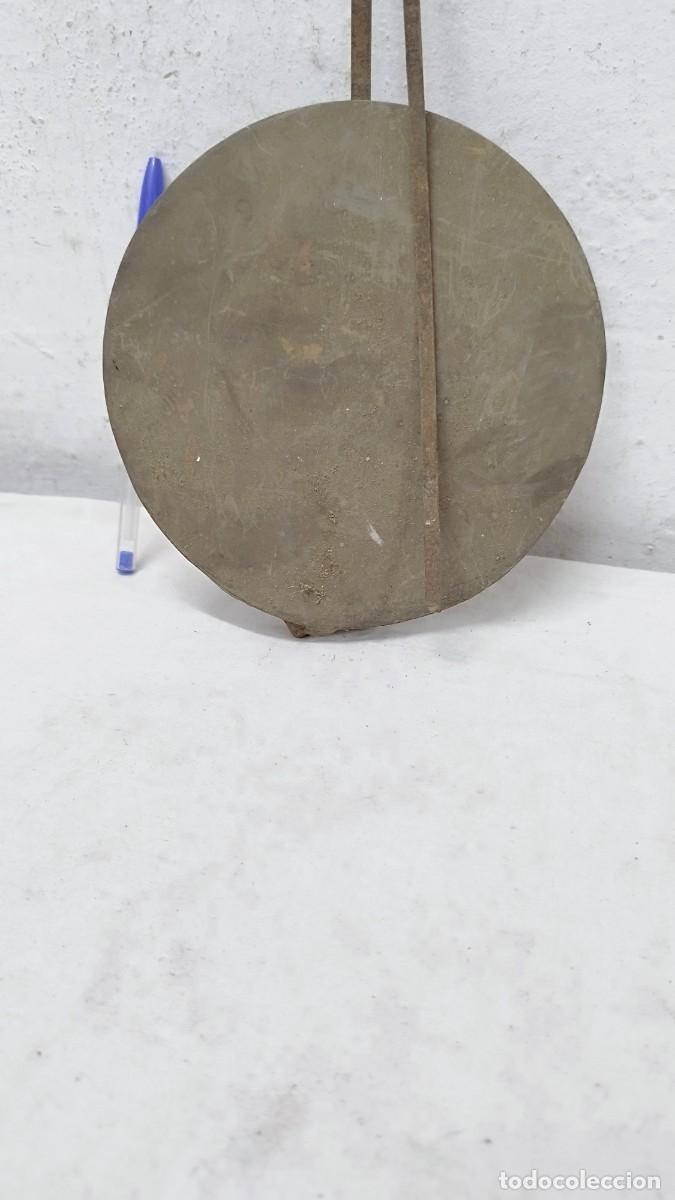 Recambios de relojes: Antiguo Gran p&eacute;ndulo de reloj,a identificar.490 Grm - Foto 2