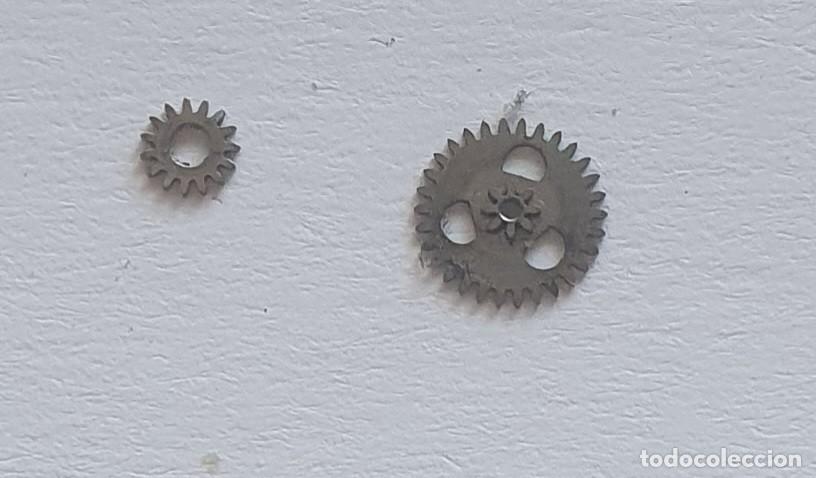 Pi&egrave;ces de rechange de montres et horloges: RUEDAS INTERMEDIAS RELOJ MECANICO UT 6425