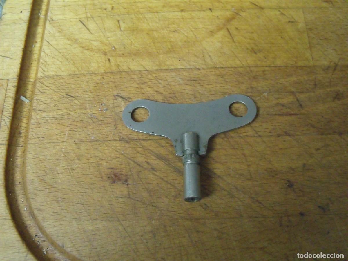 Pe&ccedil;as de reposi&ccedil;&atilde;o de rel&oacute;gios: LLAVE DEL N&ordm; 10 PARA RELOJES DE PARED-LOTE 610