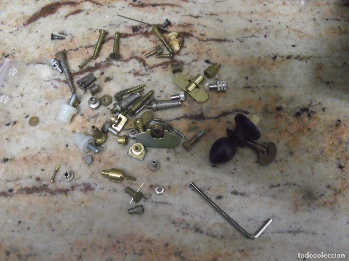 Pe&ccedil;as de reposi&ccedil;&atilde;o de rel&oacute;gios: botones y llaves despertadores