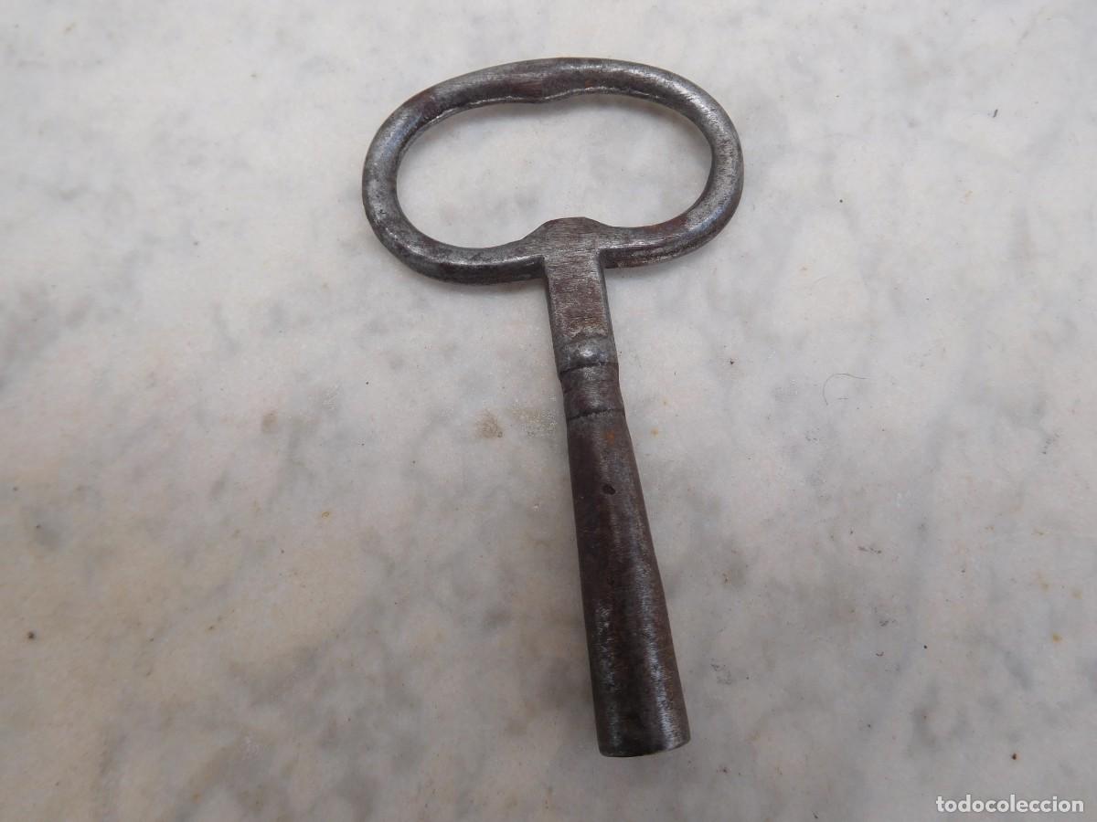 Recambios de relojes: Llave de hierro antigua para reloj - Foto 2