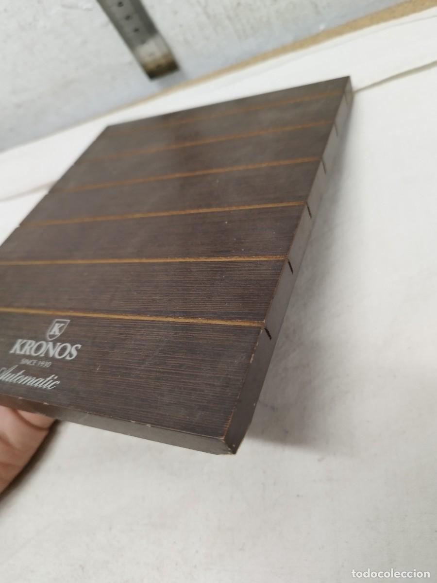 Recambios de relojes: Madera base expositora de relojes Kronos Automatic. - Foto 3