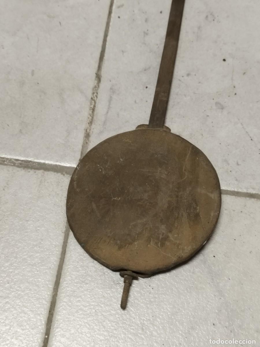 Recambios de relojes: Antiguo gran p&eacute;ndulo de reloj. - Foto 2