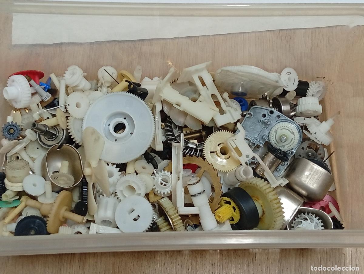 Recambios de relojes: Engranajes, restos de mecanismos - Foto 1