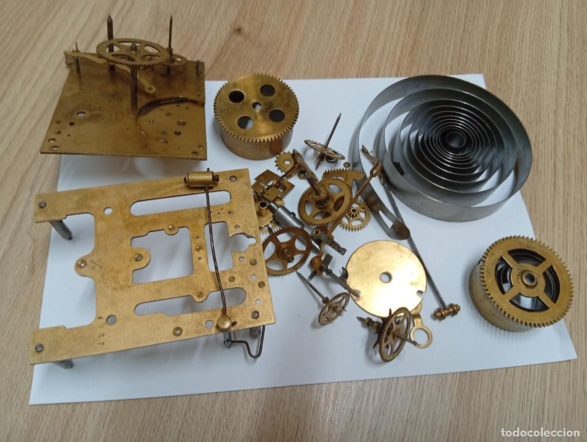 Recambios de relojes: Dos flechas, restos de mecanismo - Foto 1