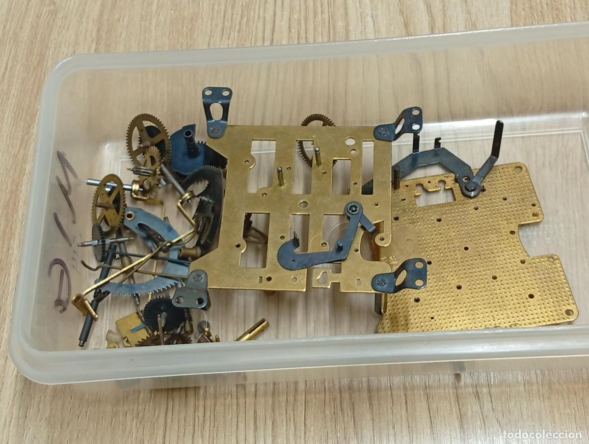 Recambios de relojes: Mig restos de mecanismo - Foto 1