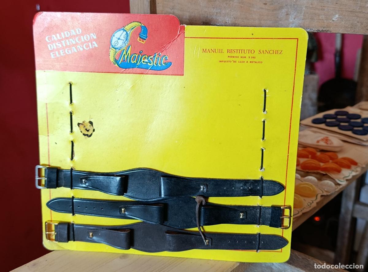 Recambios de relojes: CART&Oacute;N EXPOSITOS CORREAS DE RELOJ MAJESTIC. MANUEL RESTITUTO SANCHEZ. CON 3 CORREAS