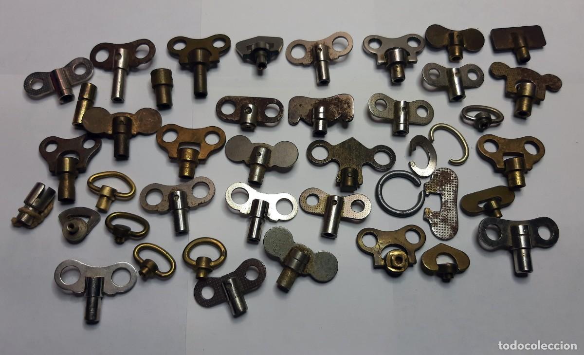 Recambios de relojes: Lote de Llaves de Cuerda Antiguas - Relojes y Juguetes (Varios Tama&ntilde;os y Materiales) - Unas 40 unida
