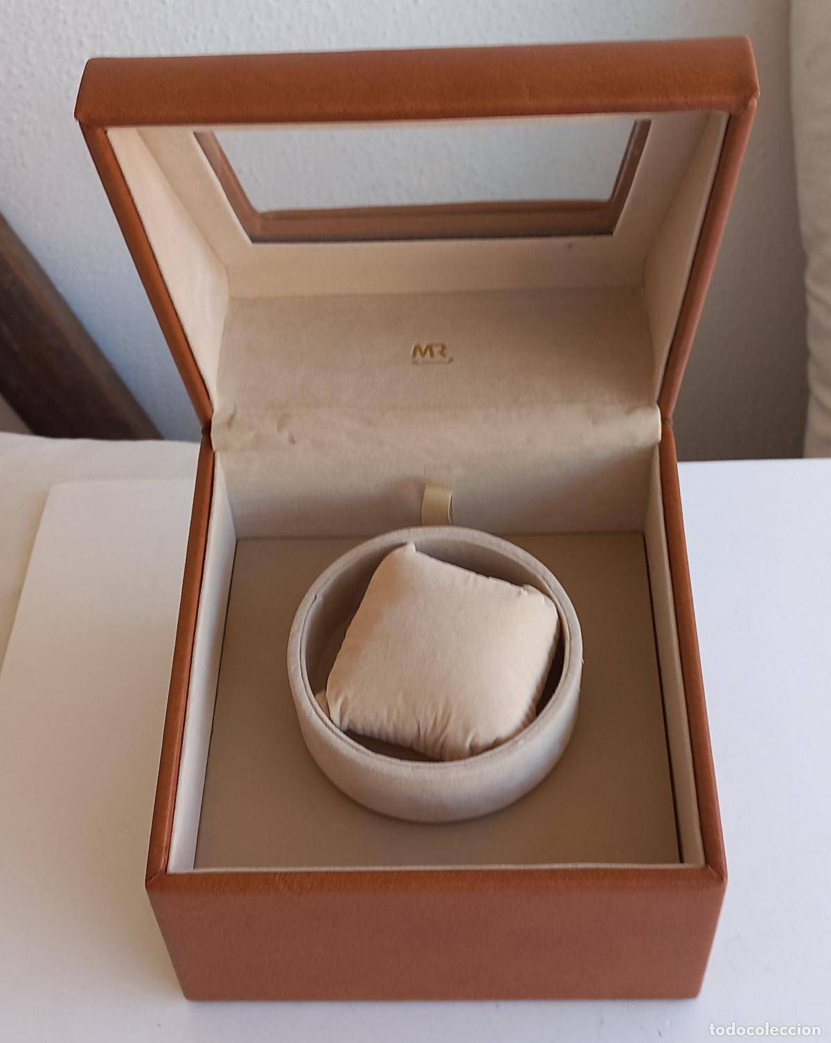 Recambios de relojes: Estuche expositor o caja con rotor o giratoria para reloj, marca Madelcar. MR