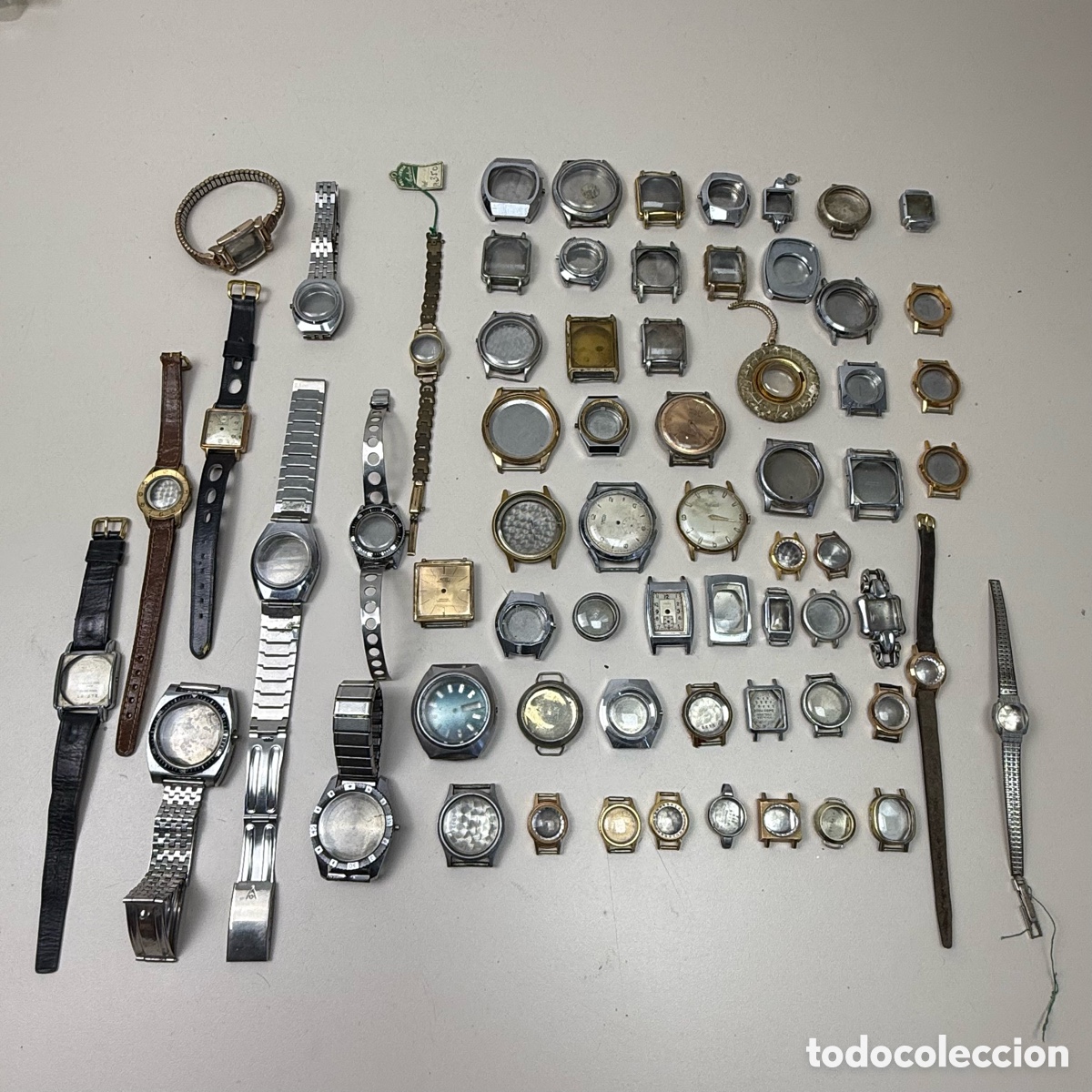 Recambios de relojes: Lote especial relojeros. 66 cajas para relojes de pulsera