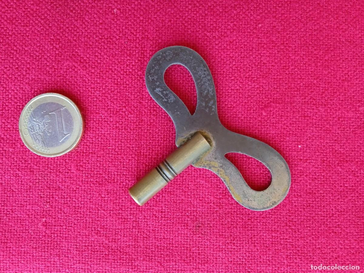 Spare Parts for Watches: Llave antigua para cuerda de reloj de pared