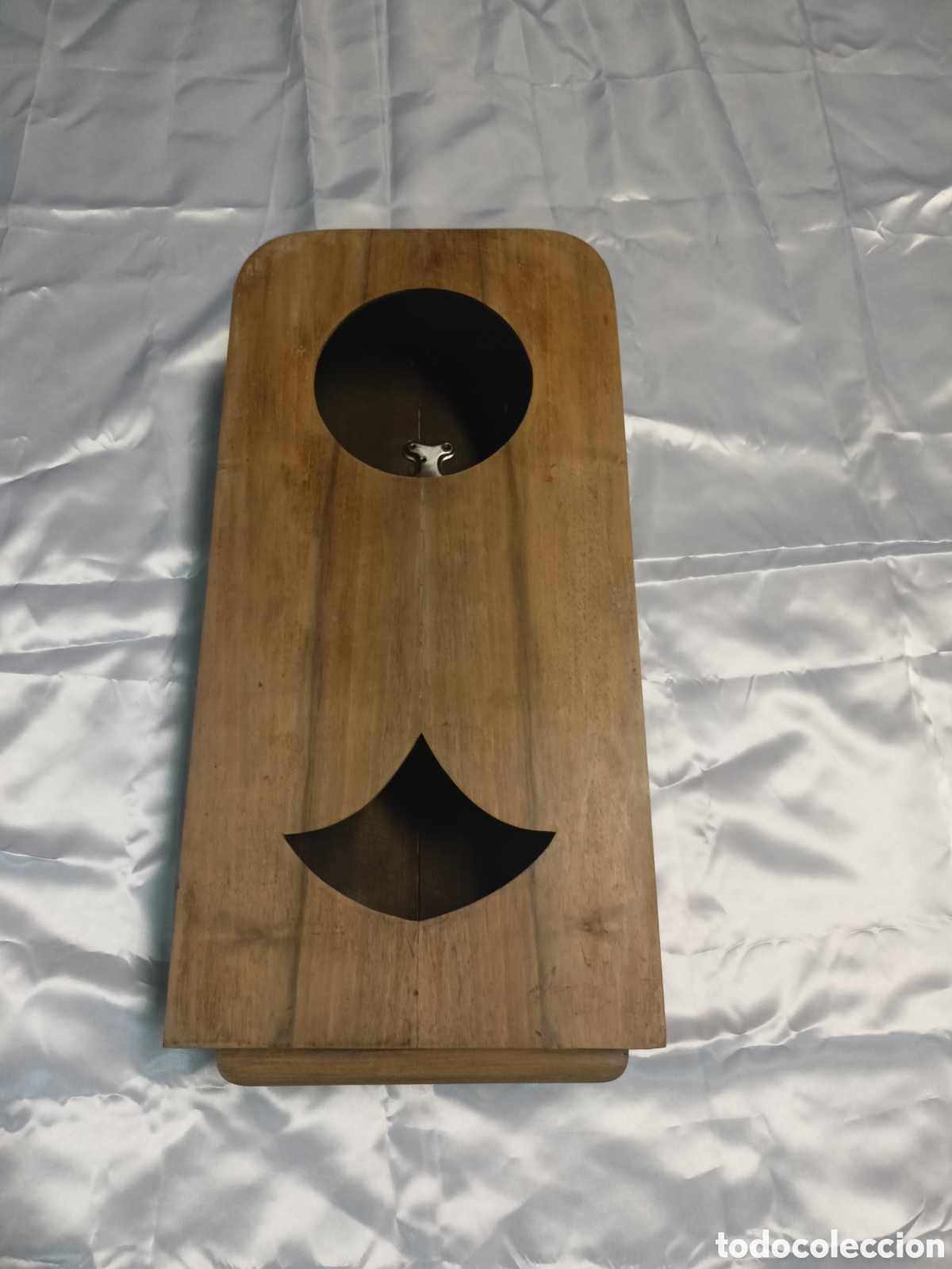 Recambios de relojes: CAJA ANTIGUA PARA RELOJ DE PARED- BUEN ESTADO.