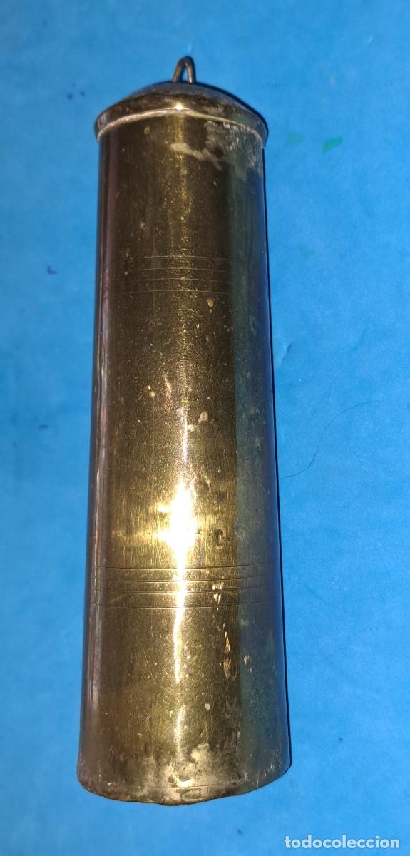 Recambios de relojes: ANTIGUA PESA DE M&Aacute;S DE 3 KILOS PARA RELOJ TIPO MOREZ - LAT&Oacute;N CON RELLENO DE PLOMO