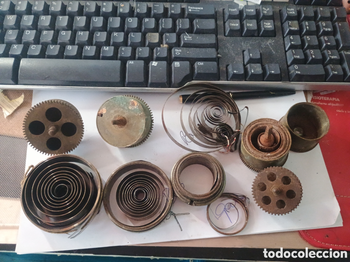 Recambios de relojes: CAJAS DE CUERDA Y CUERDAS ANTIGUAS