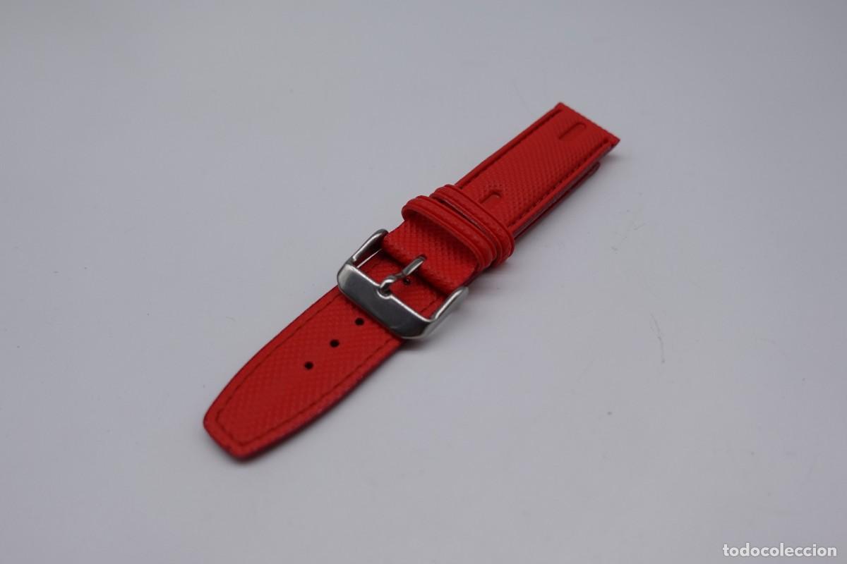 Ricambi di orologi: CORREA DE RELOJ NUEVA DE TIENDA EN PIEL ROJA CON GRABADO TEXTURIZADO Y HEBILLA PLATEADA
