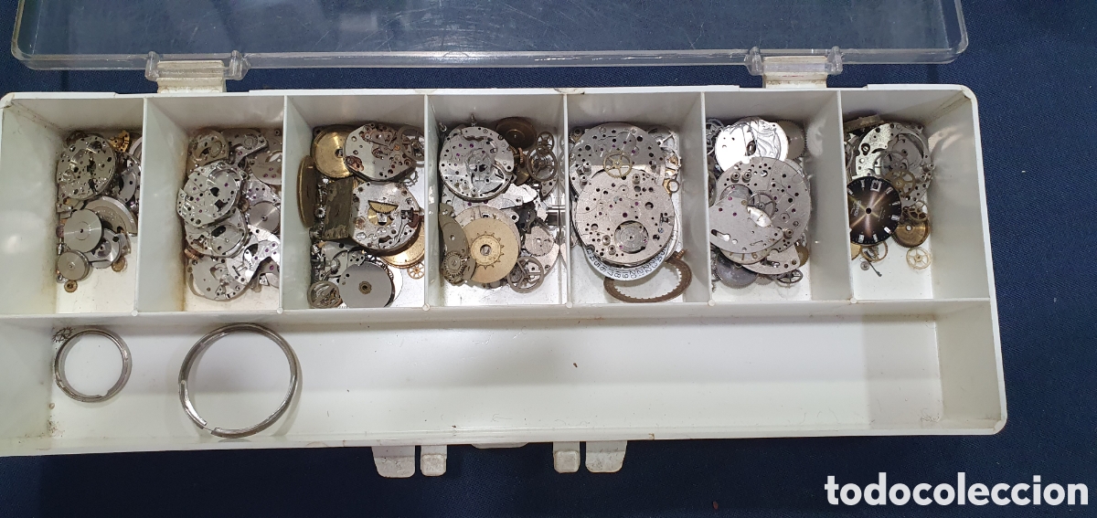 Pe&ccedil;as de reposi&ccedil;&atilde;o de rel&oacute;gios: Lote de repuestos de relojes. (L120)