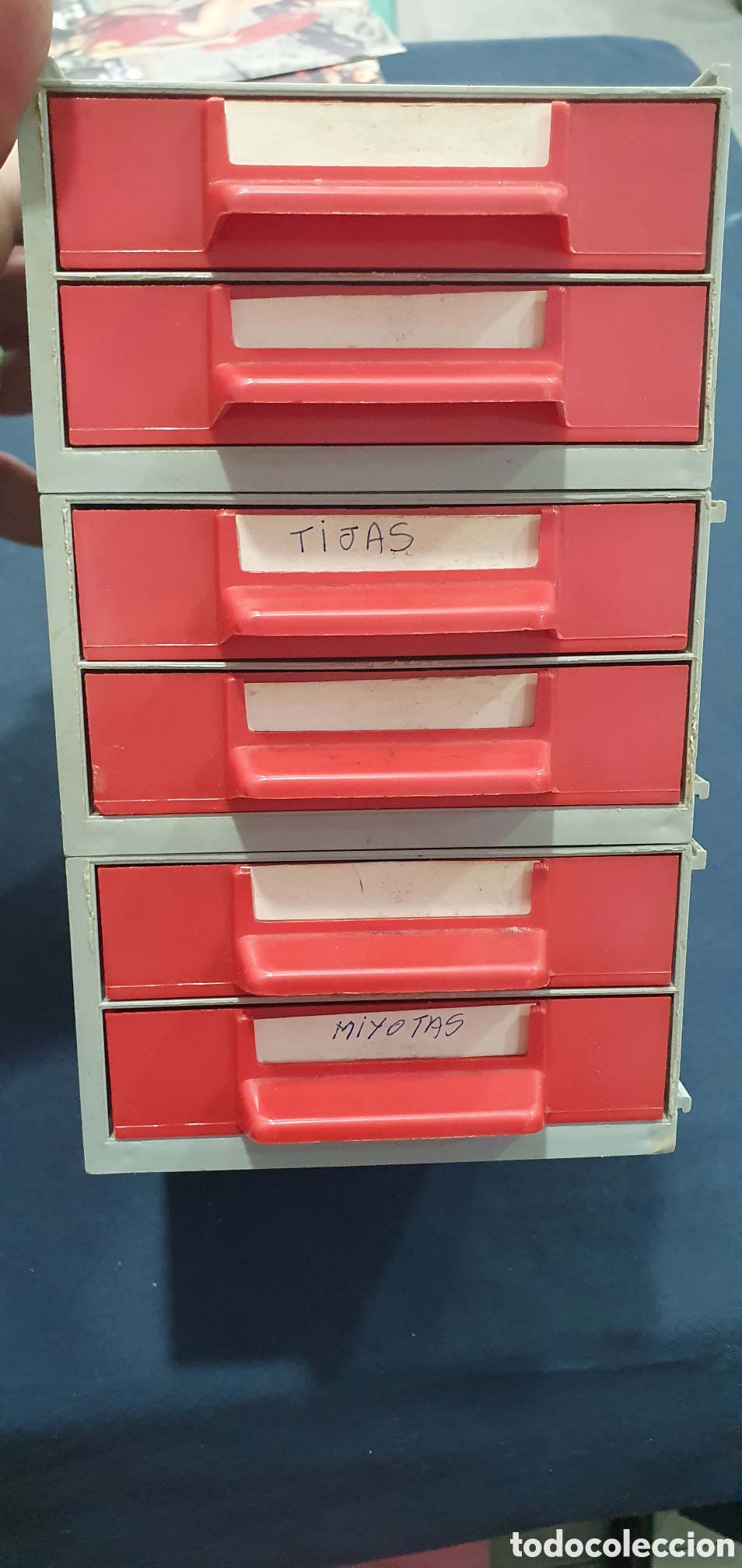 Recambios de relojes: Gran lote de repuestos de m&aacute;quinas de relojes. (L137)