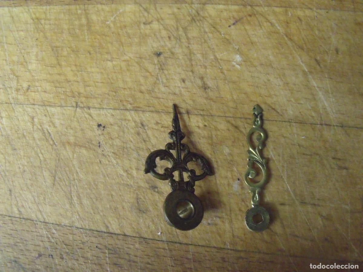Recambios de relojes: 2 agujas doradas de fantasia para maquinaria paris reloj sobremesa-lote 642