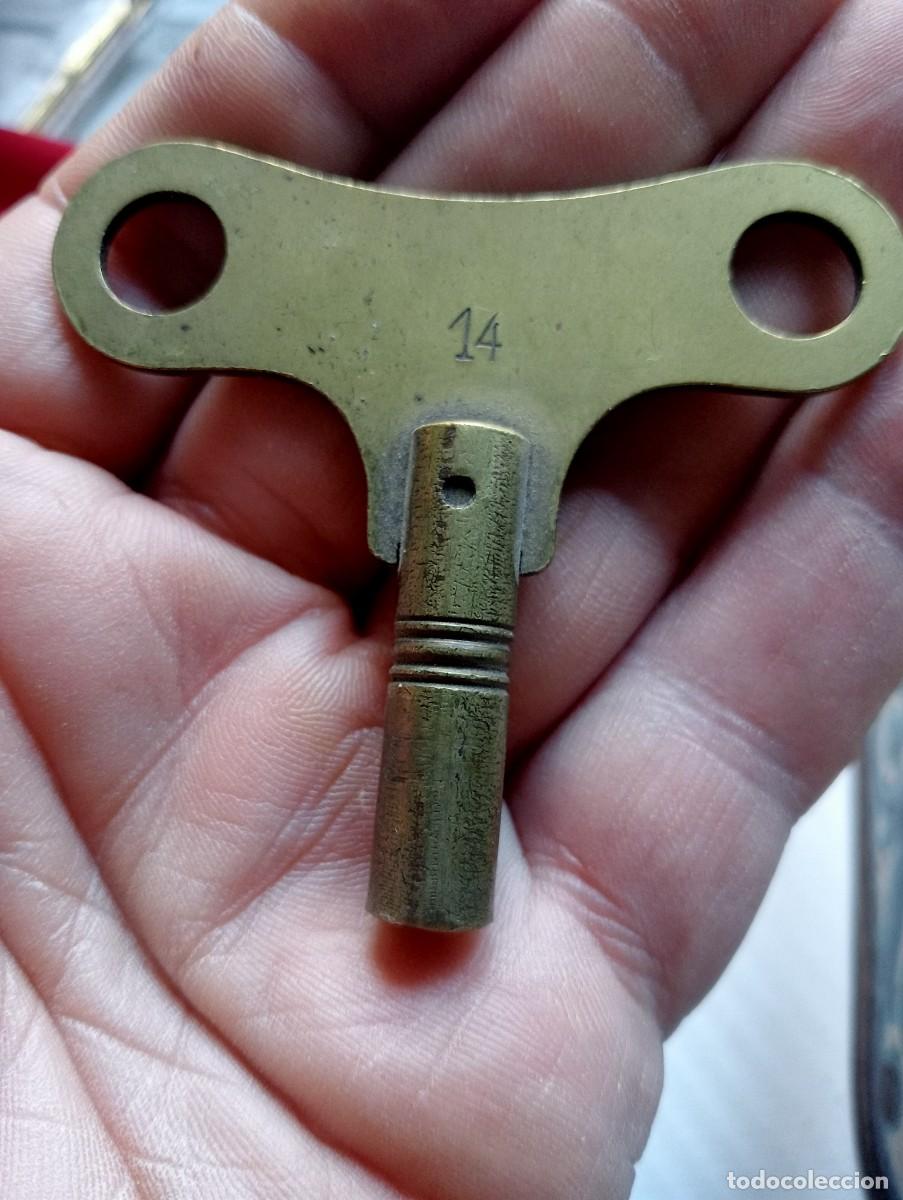 Recambios de relojes: LLAVE RELOJ DE CUERDA CUADRADILLO 5 m.m BRONCE MARCADA N&Uacute;MERO 14