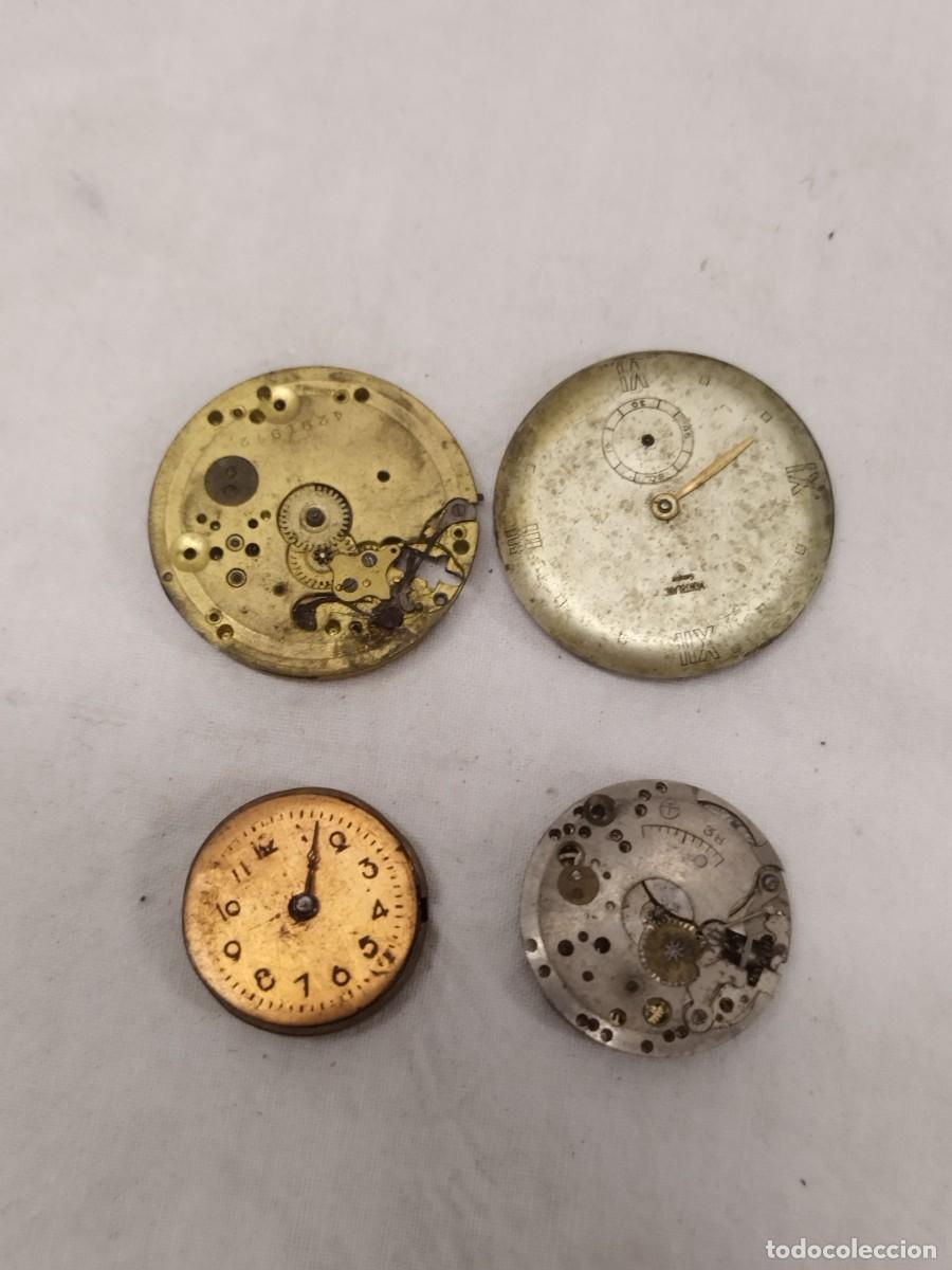 Recambios de relojes: Lote de 4 mecanismos y esferas de relojes antiguos (vintage) para piezas o restauraci&oacute;n.