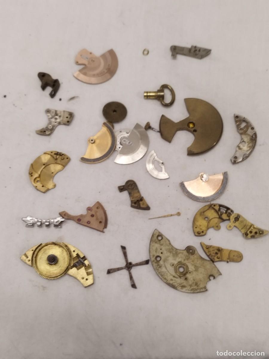 Recambios de relojes: Lote de Fornituras y Piezas de Relojes Antiguos, Mec&aacute;nicos y Autom&aacute;ticos.