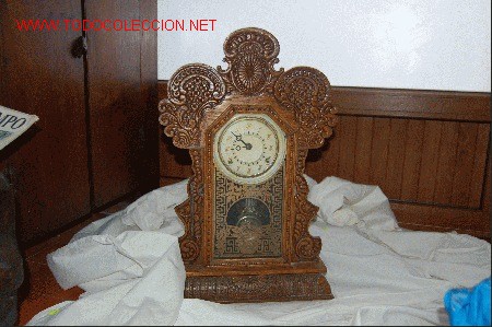 Relojes de carga manual: Reloj de madera de roble tallado - Foto 3