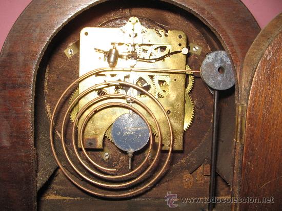 Relojes de carga manual: ANTIGUO RELOJ DE SOBREMESA EN MADERA - Foto 3