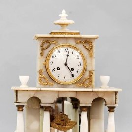 Reloj imperio en alabastro y bronce dorado W Schonberguer S XIX