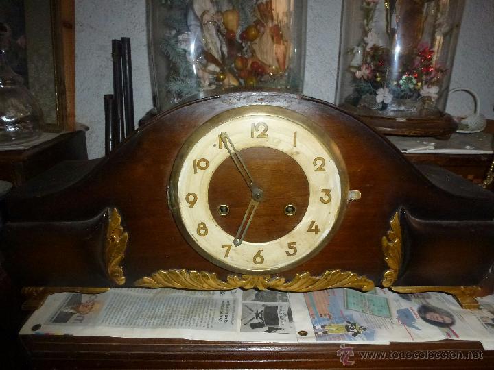 Relojes de carga manual: Reloj largo de sobremesa, en madera - Foto 1