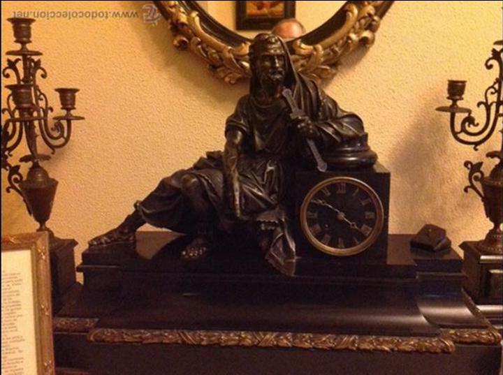 Relojes de carga manual: Reloj de bronce y m&aacute;rmol estilo franc&eacute;s de Epoca - Foto 1