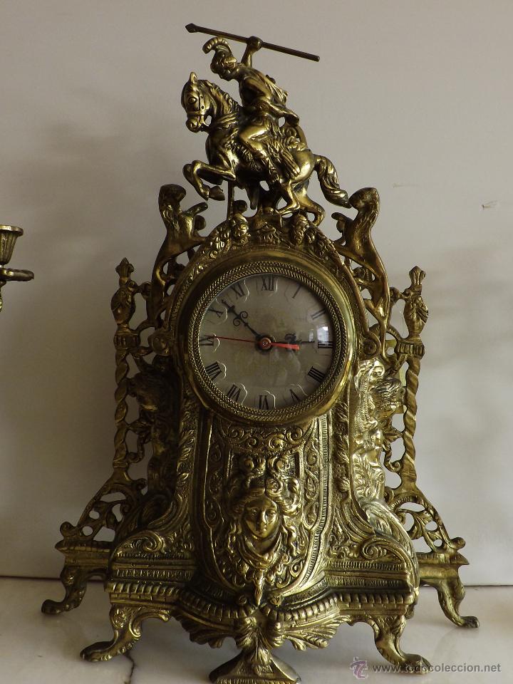 Relojes de carga manual: CONJUNTO DE RELOJ Y CANDELABROS DE BRONCE - Foto 2