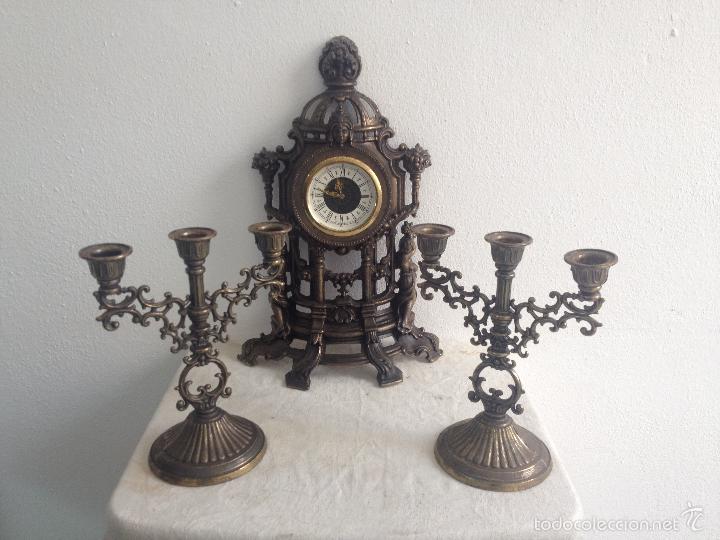 Relojes de carga manual: RELOJ Y DOS CANDELABROS - Foto 1