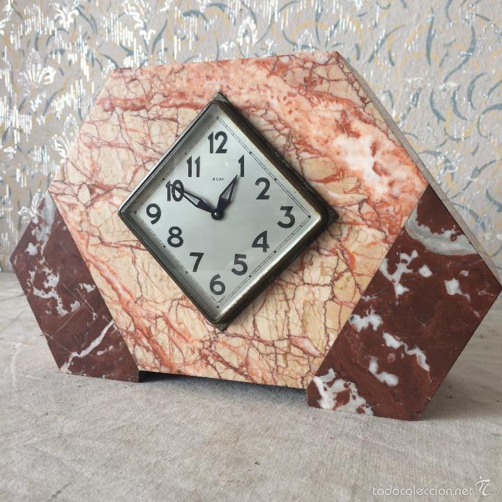 Relojes de carga manual: ANTIGUO RELOJ DE MARMOL ROJO - Foto 1