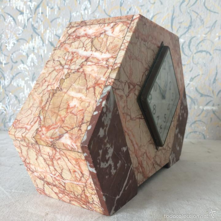 Relojes de carga manual: ANTIGUO RELOJ DE MARMOL ROJO - Foto 3