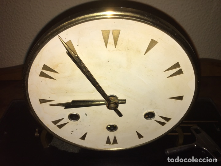 Relojes de carga manual: Reloj de chimenea antiguo - Foto 3