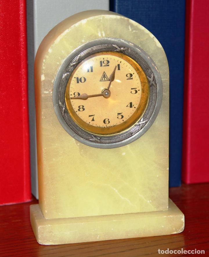 Relojes de carga manual: ANTIGUO RELOJ DE SOBREMESA - Foto 1