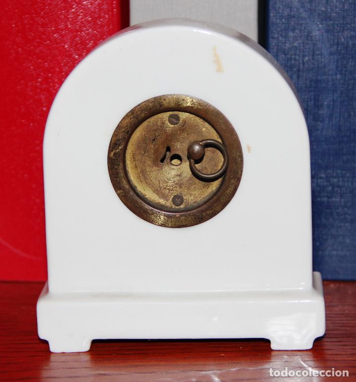 Relojes de carga manual: ANTIGUO RELOJ DE SOBREMESA - Foto 4