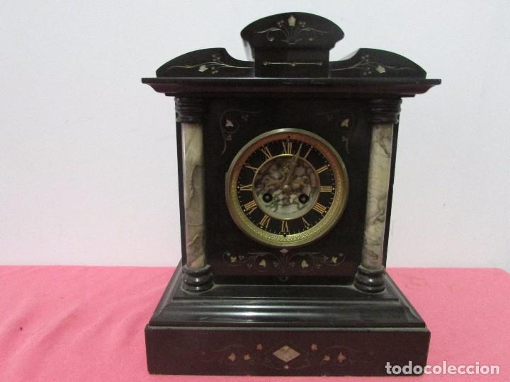Relojes de carga manual: Reloj de escape de marmol negro # - Foto 1