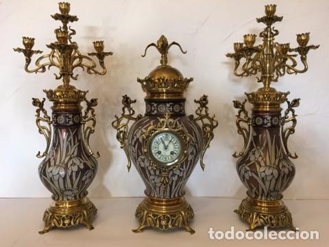 Relojes de carga manual: RELOJ DE BRONCE Y PORCELANA CON GUARNICION- - Foto 1
