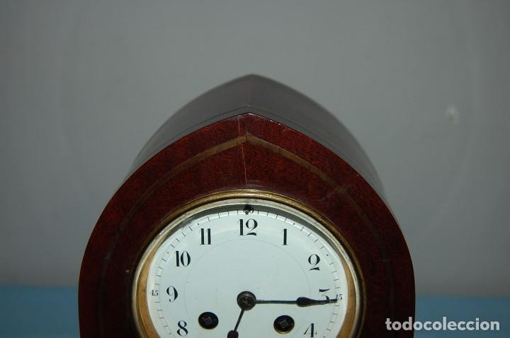 Relojes de carga manual: RELOJ CAPILLA EN MADERA DE CAOBA - Foto 4