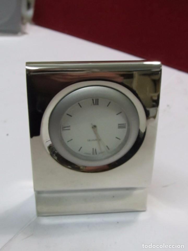 Relojes de carga manual: RELOJ DE SOBREMESA, DE ACERO - Foto 1